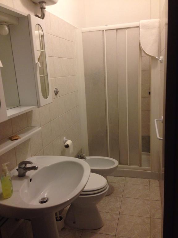 B & B Leonard Acqui Roma Oda fotoğraf
